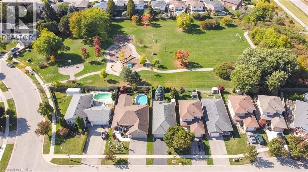 5 ANASTASIA Crescent