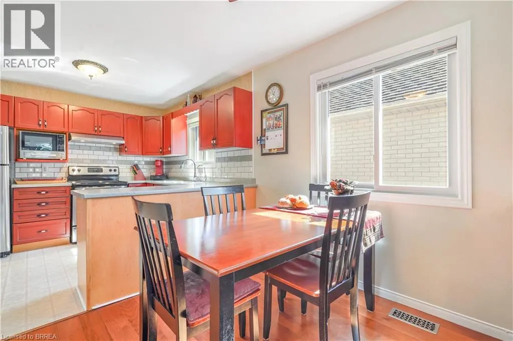 5 ANASTASIA Crescent
