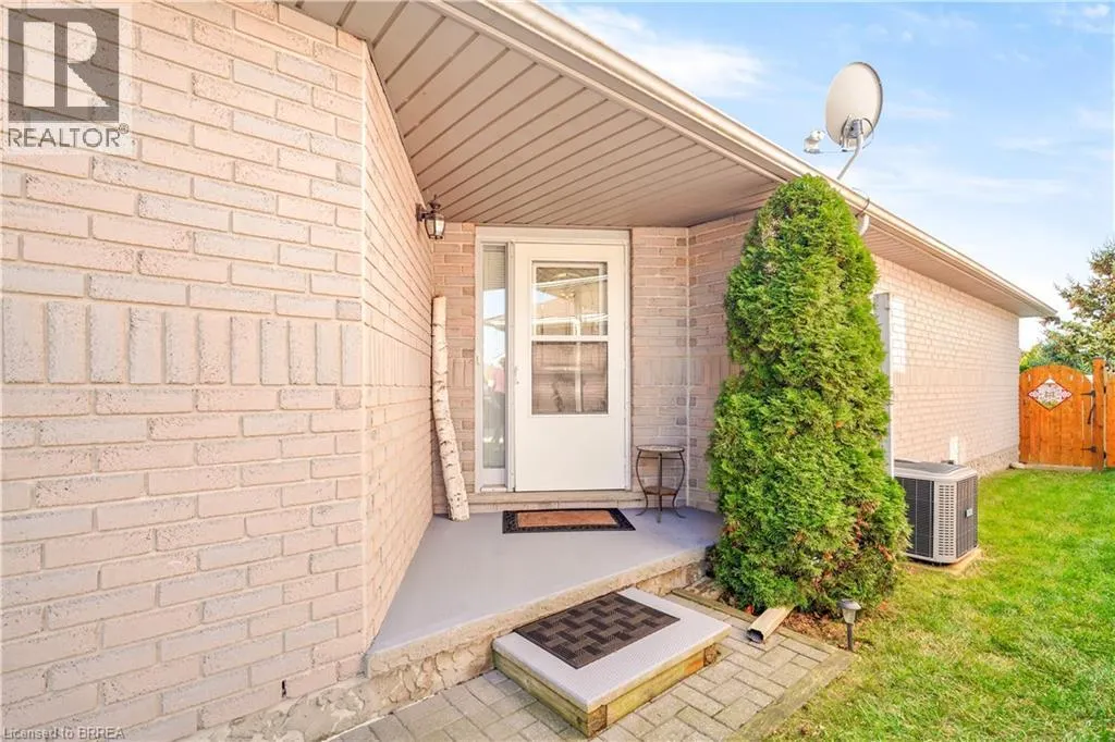 5 ANASTASIA Crescent