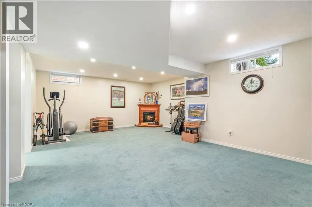 5 ANASTASIA Crescent