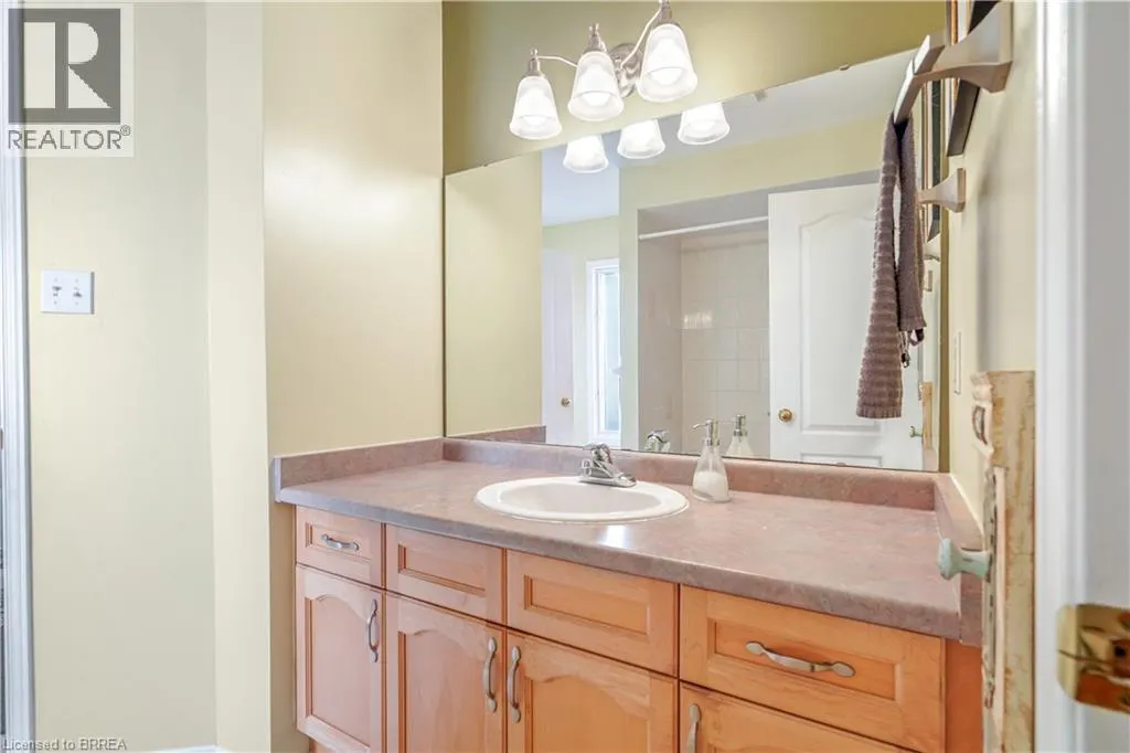 5 ANASTASIA Crescent