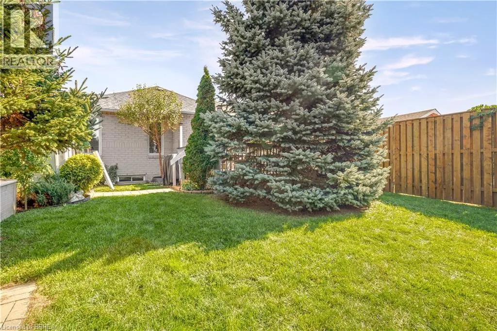 5 ANASTASIA Crescent