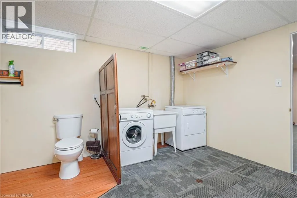5 ANASTASIA Crescent