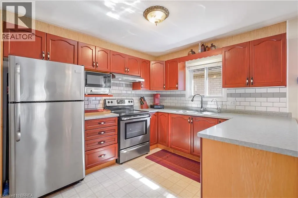 5 ANASTASIA Crescent