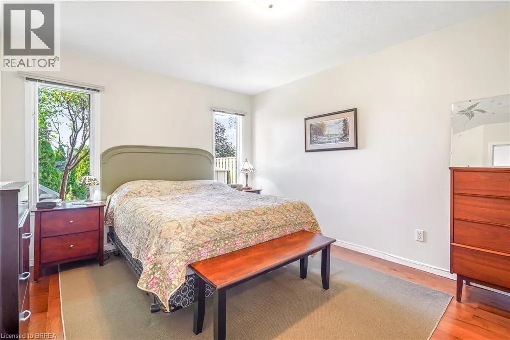 5 ANASTASIA Crescent