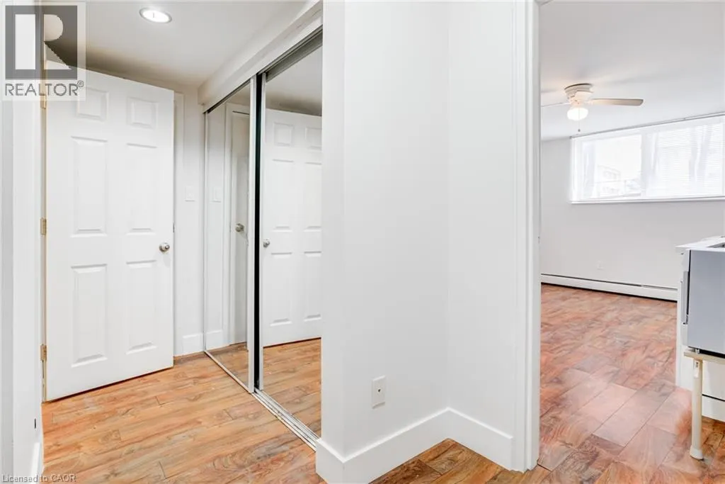 807 ROBINSON Street Unit# B, #B