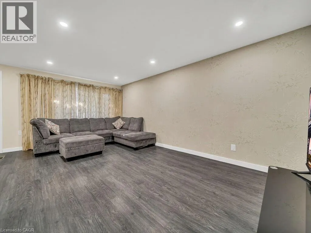 34 BELWOOD Walk