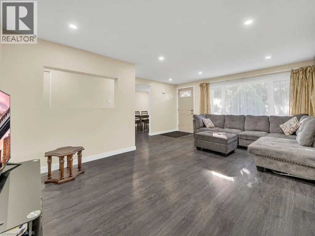 34 BELWOOD Walk