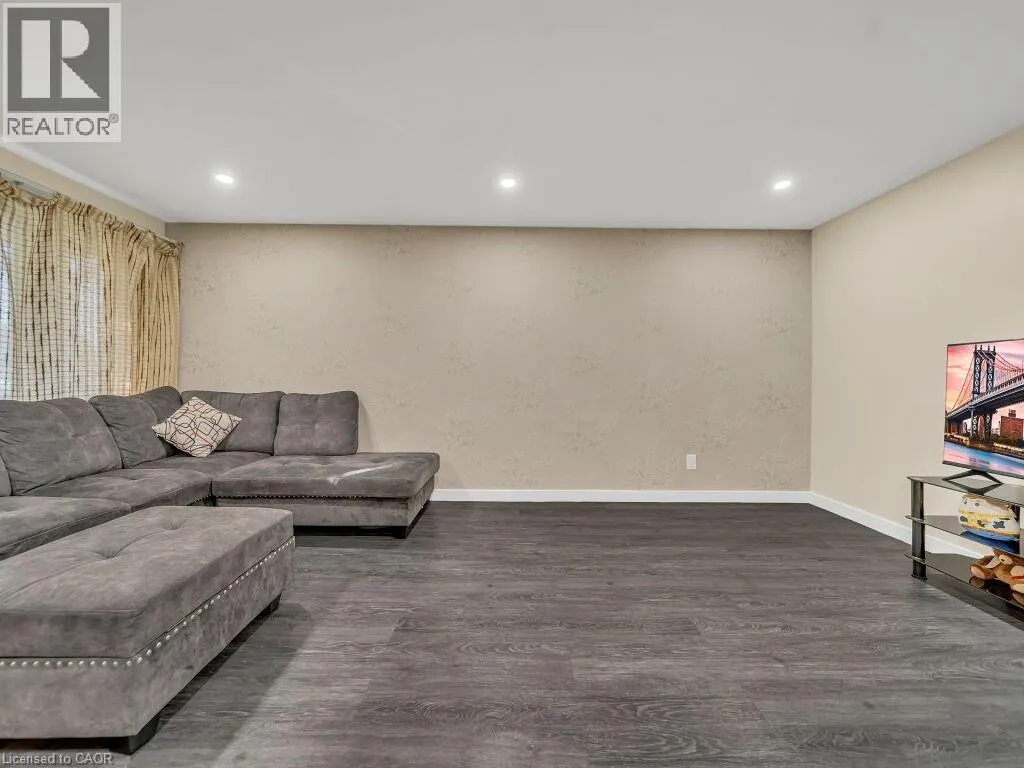 34 BELWOOD Walk