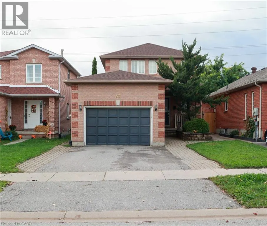67 STOLLAR Boulevard