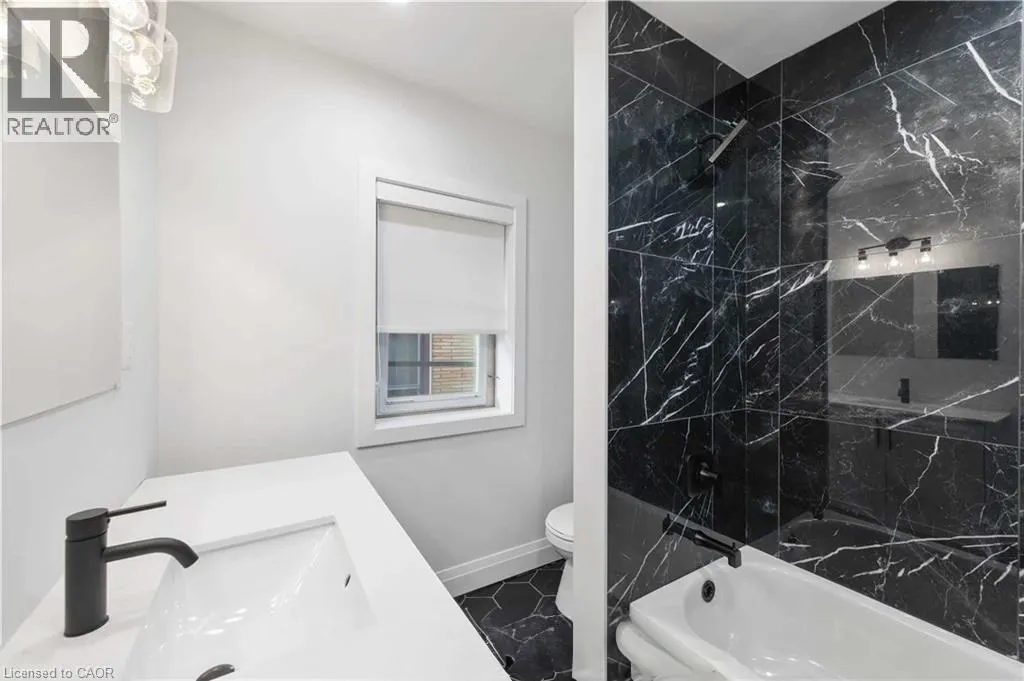 5 MAPLEWOOD Avenue Unit# 2, #2