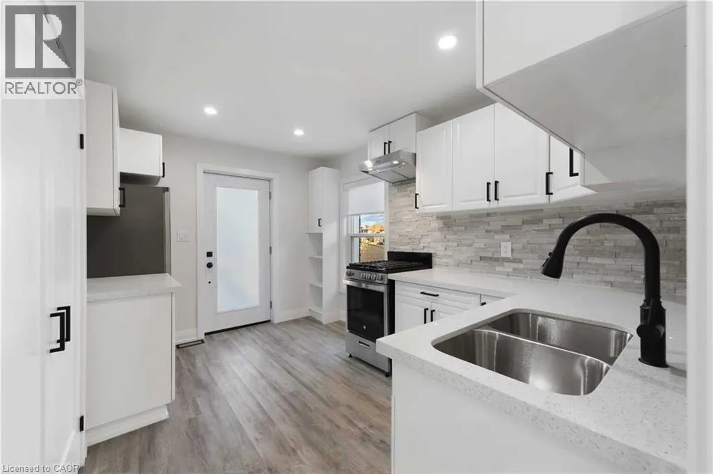 5 MAPLEWOOD Avenue Unit# 2, #2