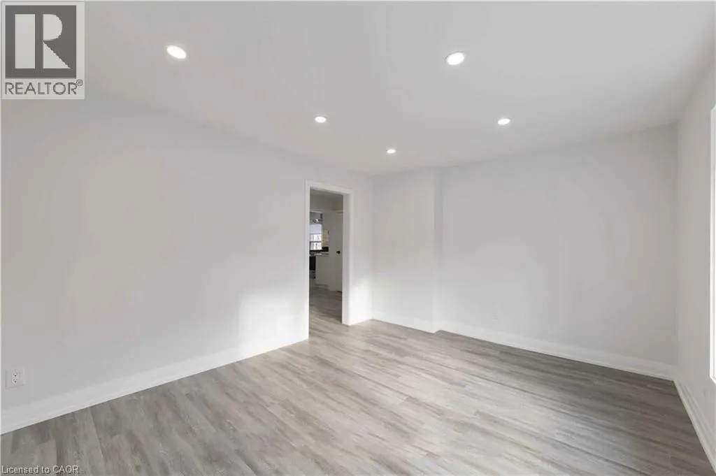 5 MAPLEWOOD Avenue Unit# 2, #2