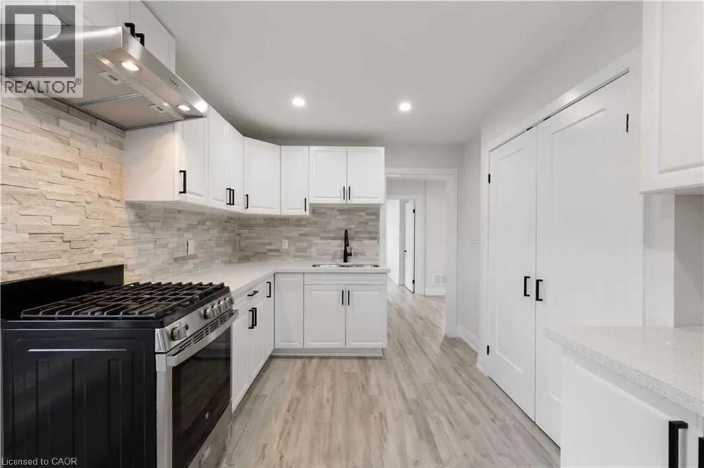 5 MAPLEWOOD Avenue Unit# 2, #2