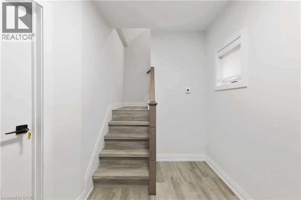 5 MAPLEWOOD Avenue Unit# 2, #2