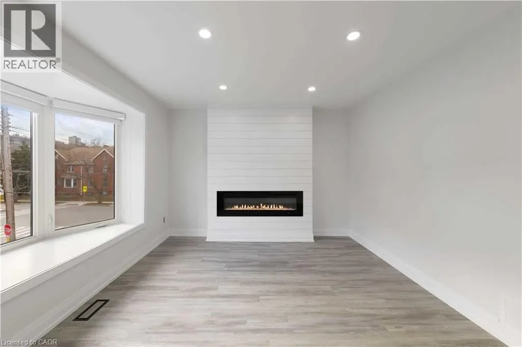 5 MAPLEWOOD Avenue Unit# 2, #2