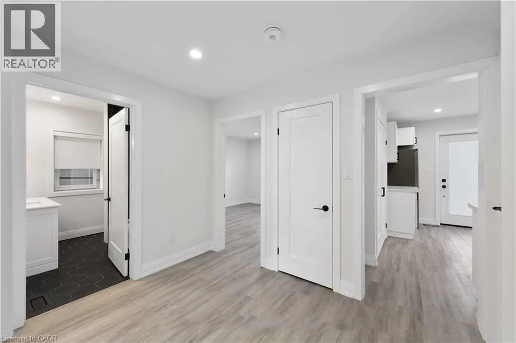 5 MAPLEWOOD Avenue Unit# 2, #2