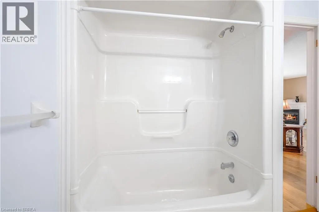 25 COBDEN Court Unit# 8, #8