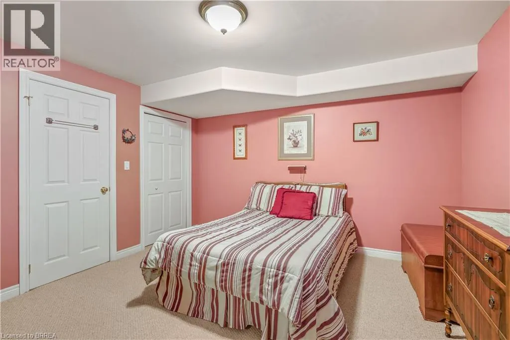 25 COBDEN Court Unit# 8, #8