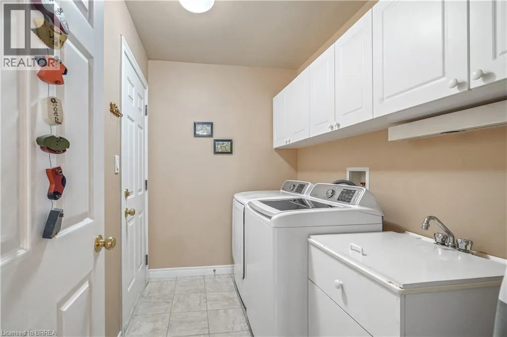 25 COBDEN Court Unit# 8, #8