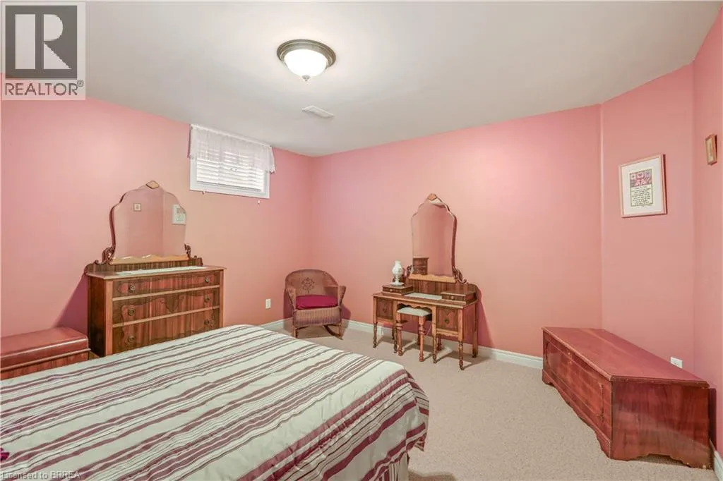 25 COBDEN Court Unit# 8, #8