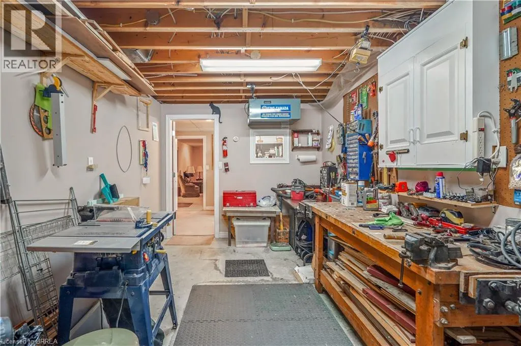 25 COBDEN Court Unit# 8, #8