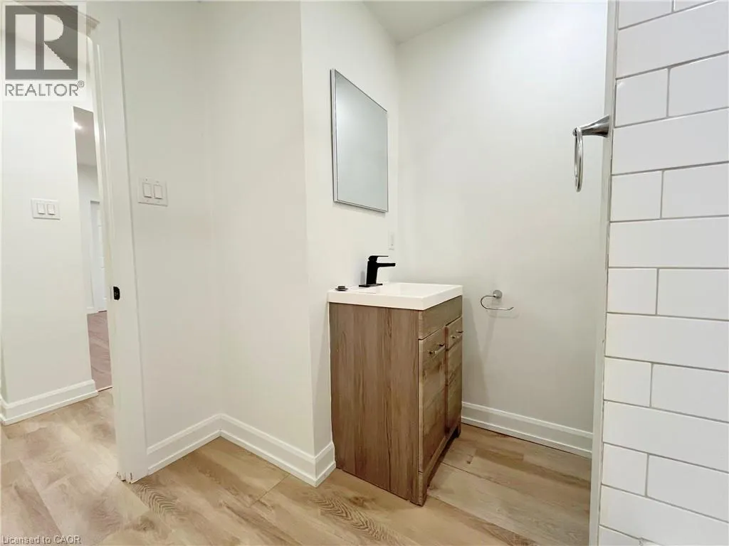 24-26 CAYUGA Street Unit# 26a, #26a