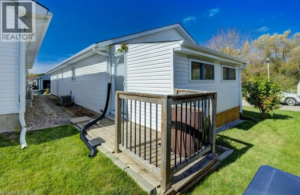 128 WESLEY Crescent