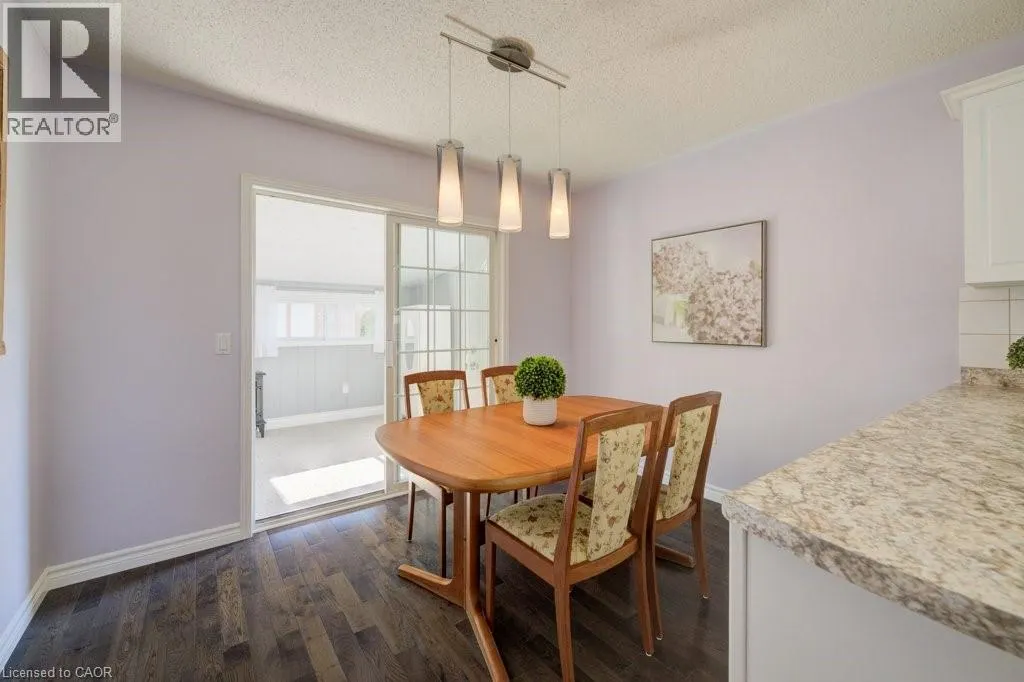 128 WESLEY Crescent