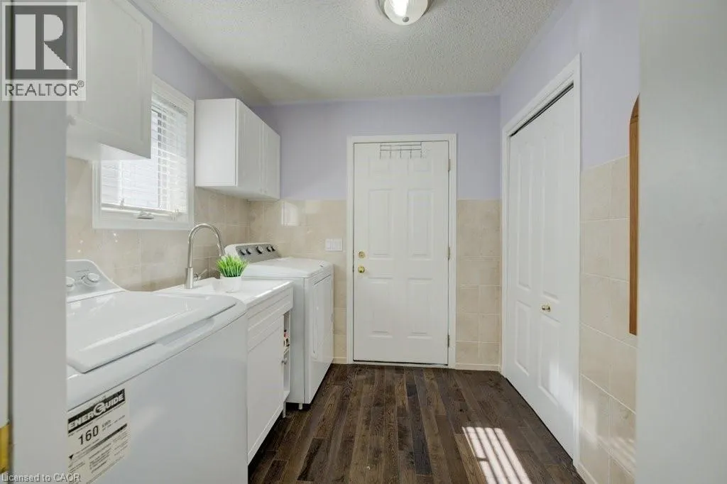 128 WESLEY Crescent