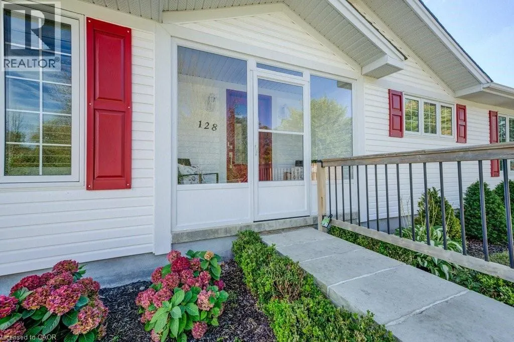 128 WESLEY Crescent