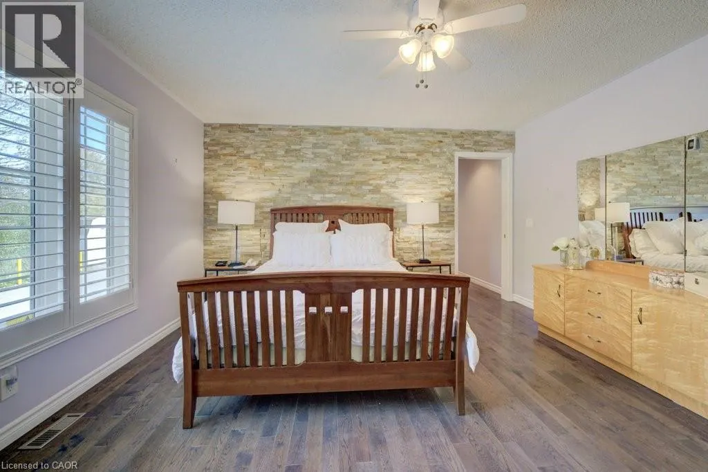 128 WESLEY Crescent
