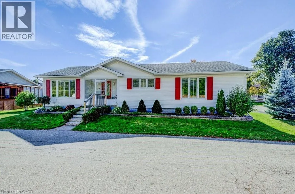 128 WESLEY Crescent