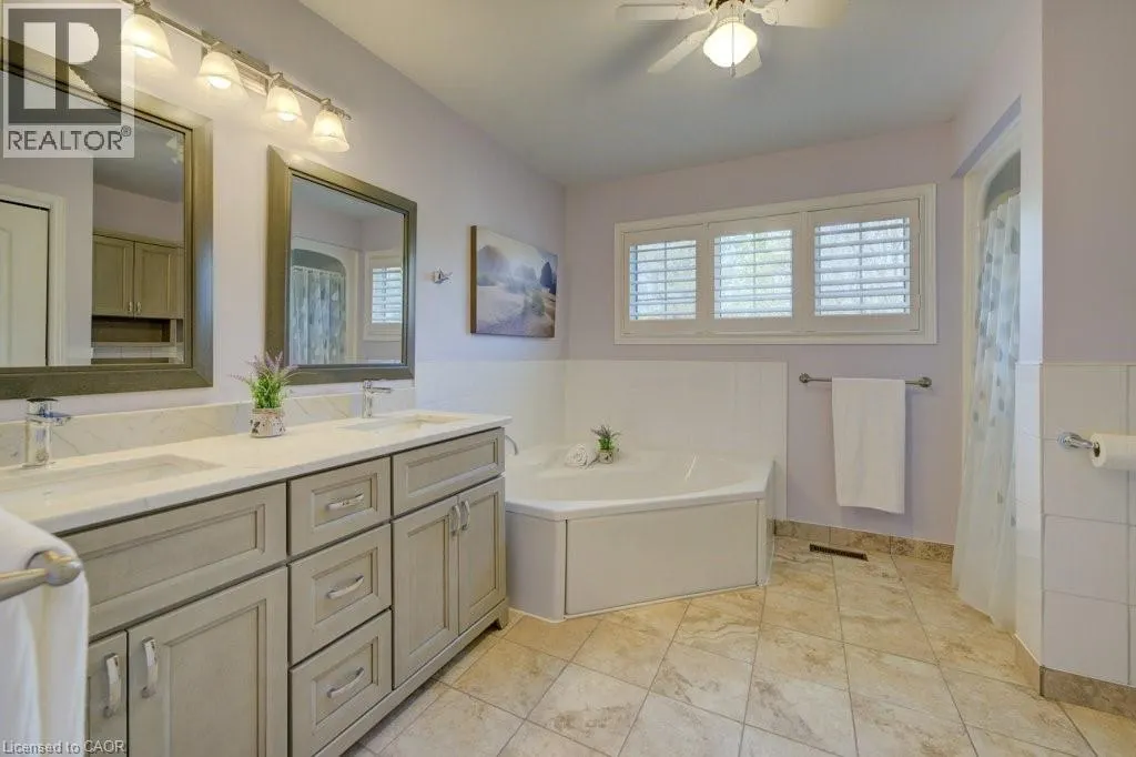 128 WESLEY Crescent