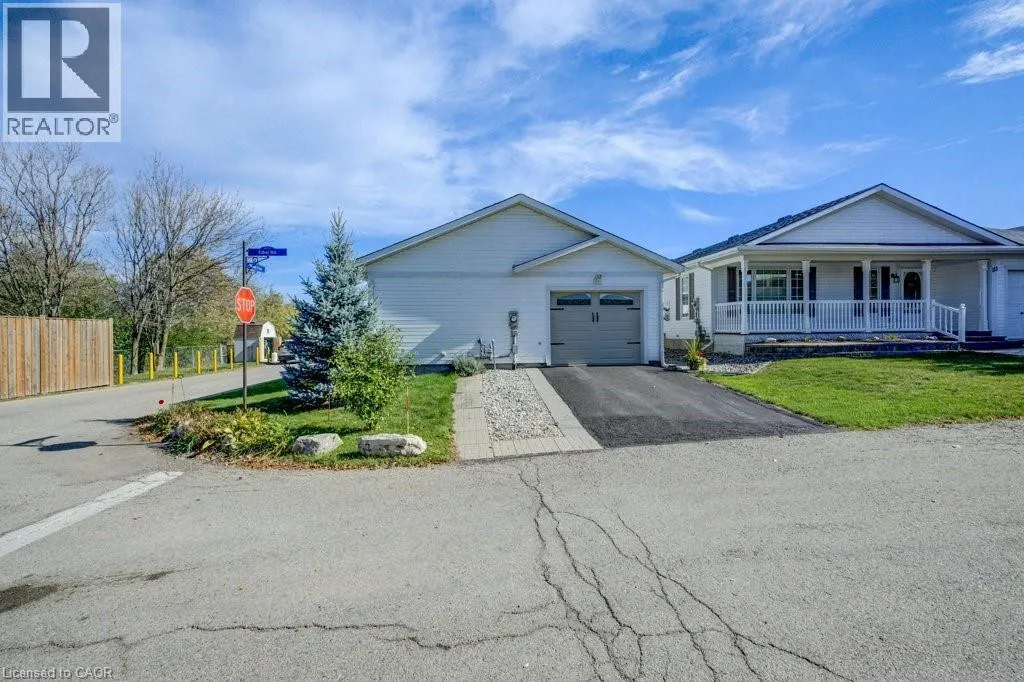 128 WESLEY Crescent