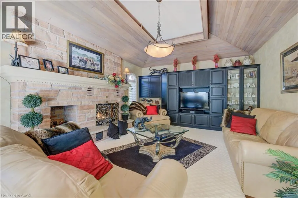 592 MANORWOOD Court