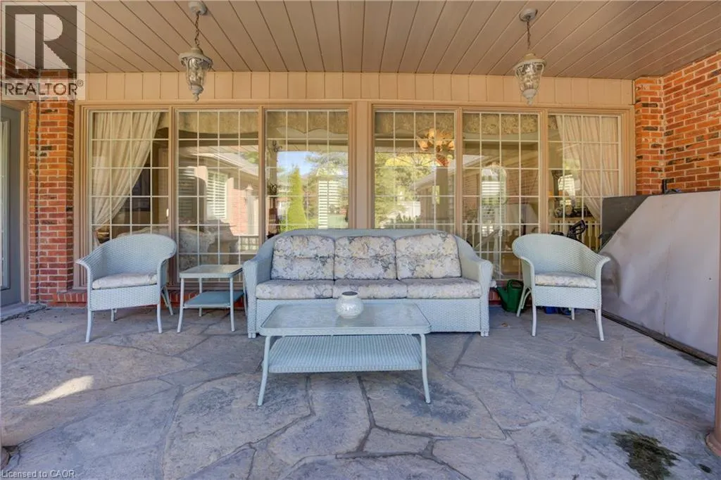 592 MANORWOOD Court