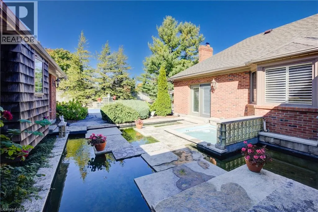 592 MANORWOOD Court