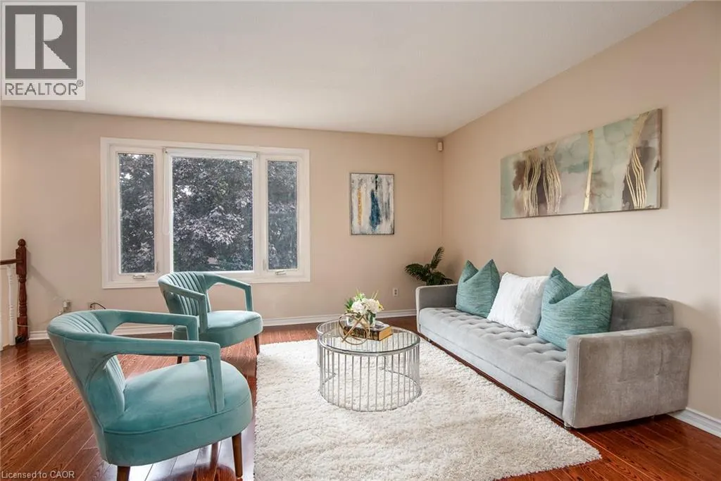 64 SABRINA Crescent