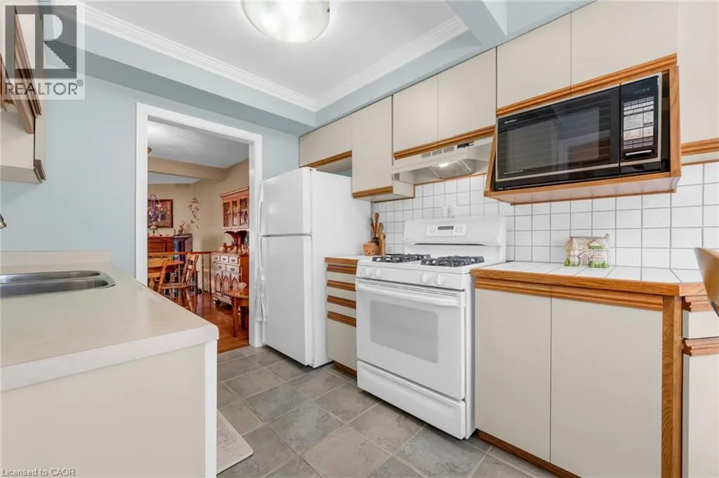 15 ELLINGTON Avenue Unit# 3, #3