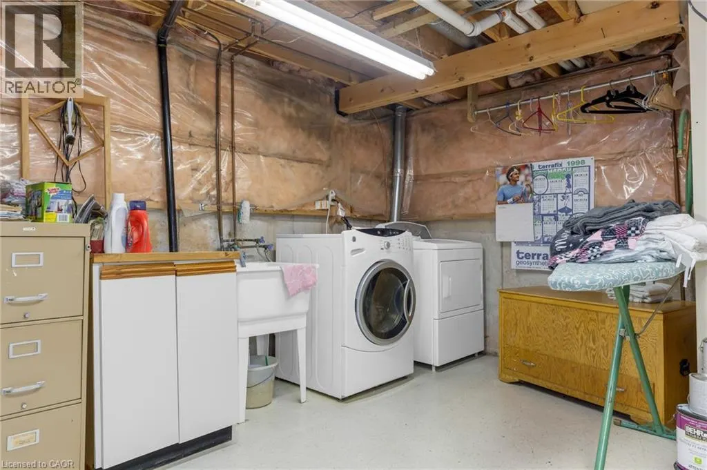 15 ELLINGTON Avenue Unit# 3, #3