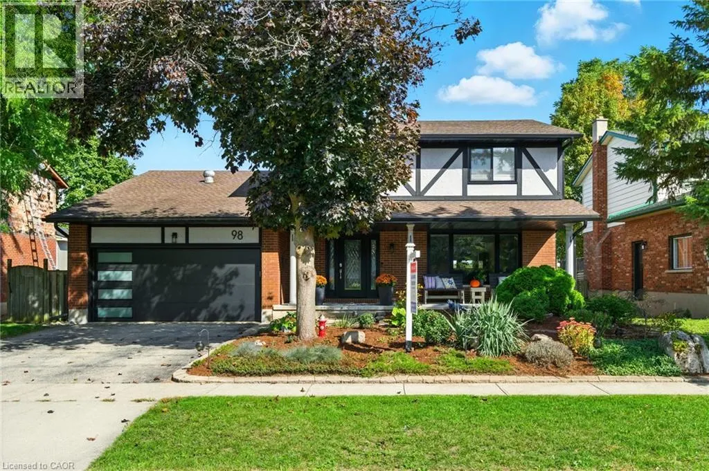 98 ESTHER Avenue