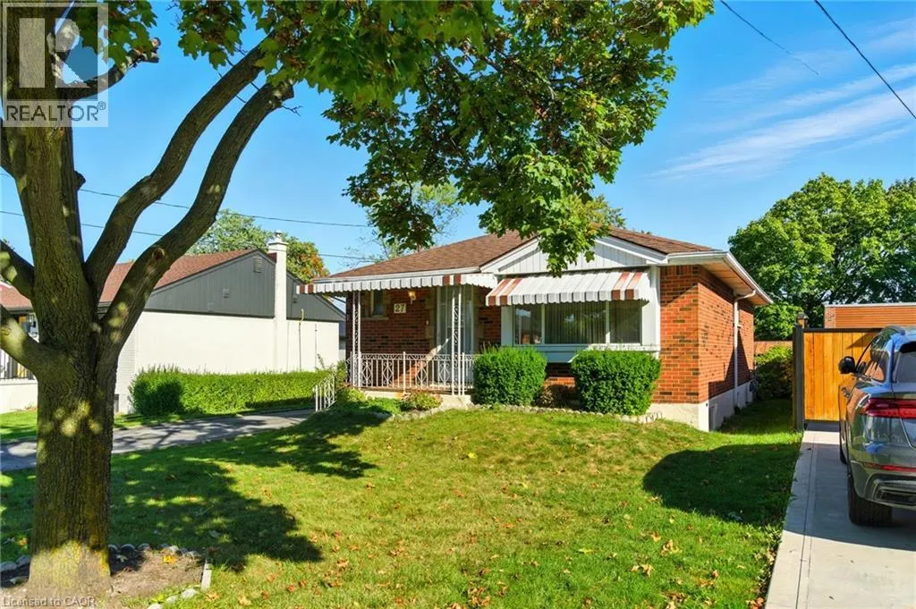 27 WARREN Avenue