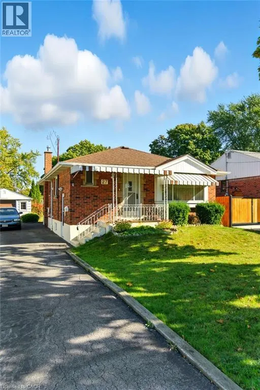 27 WARREN Avenue
