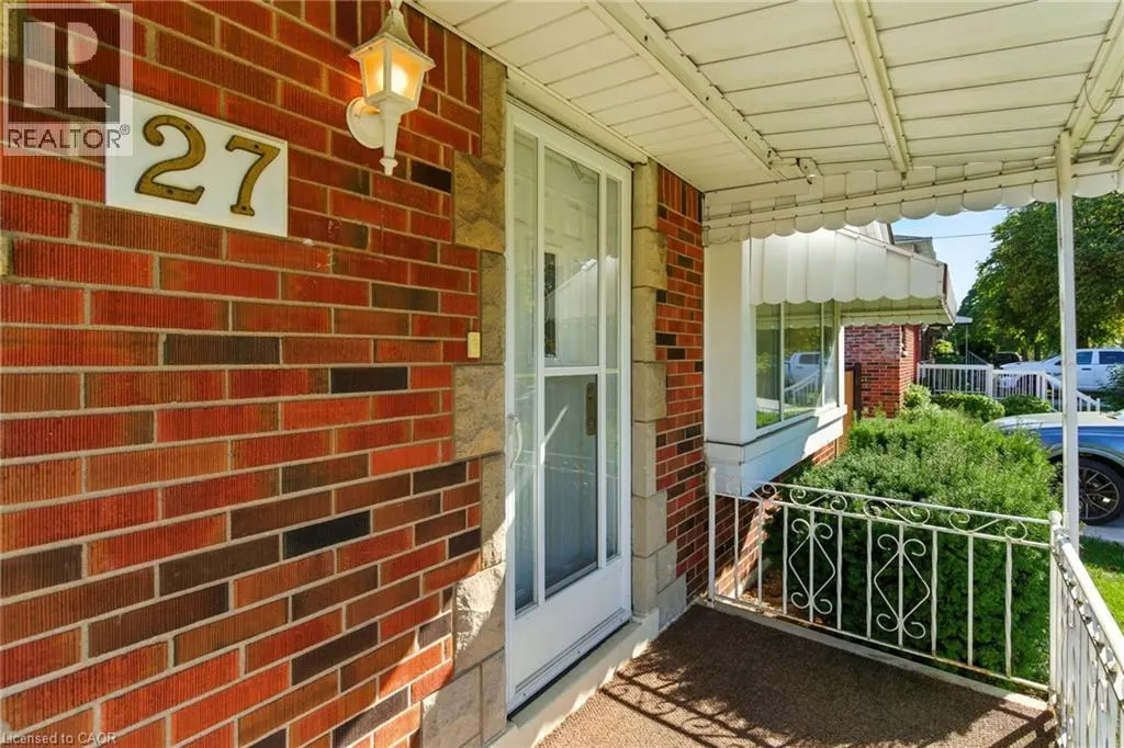 27 WARREN Avenue