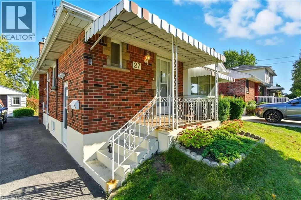 27 WARREN Avenue