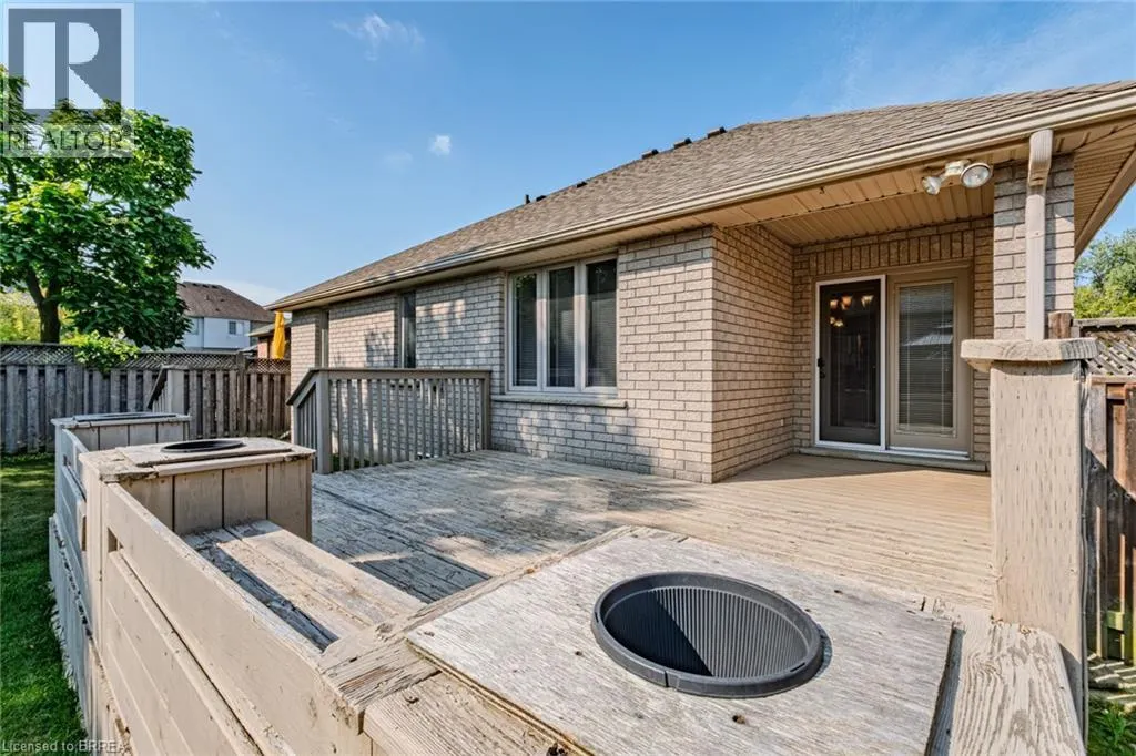 26 MACDONALD Crescent