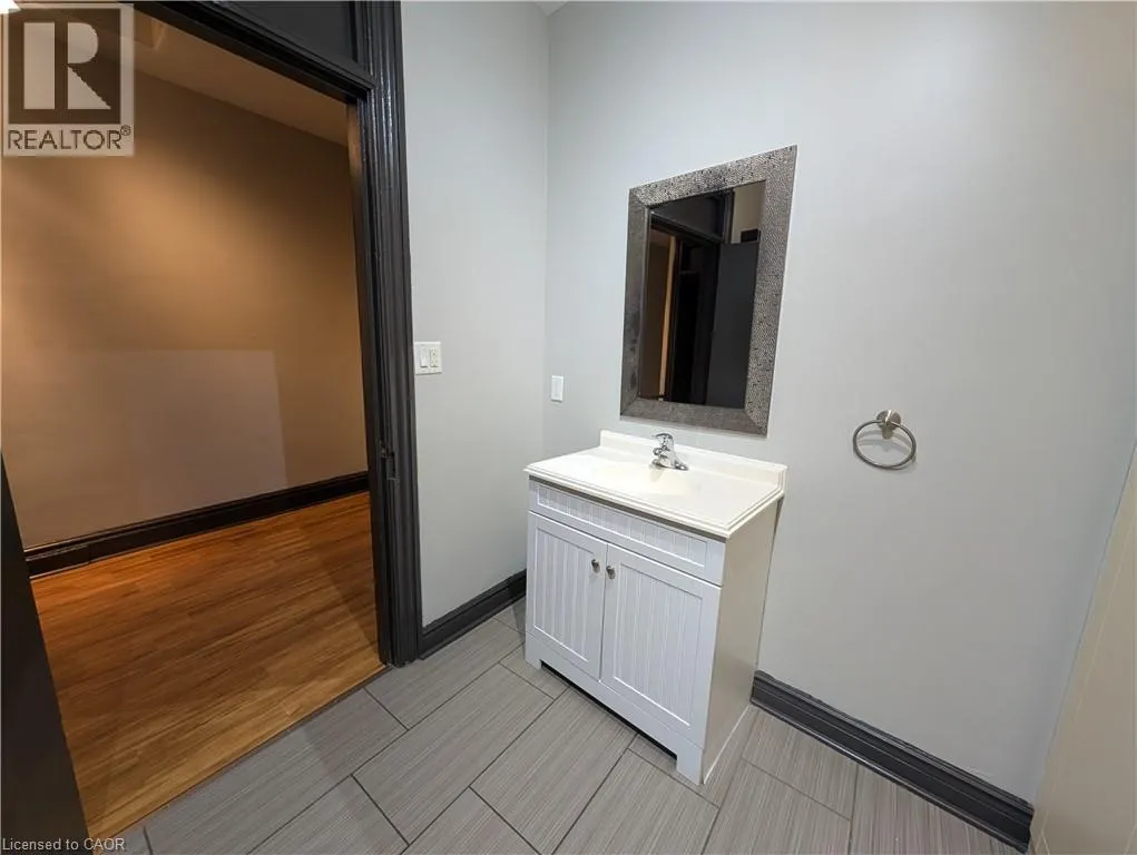 473 KING Street W Unit# B, #B