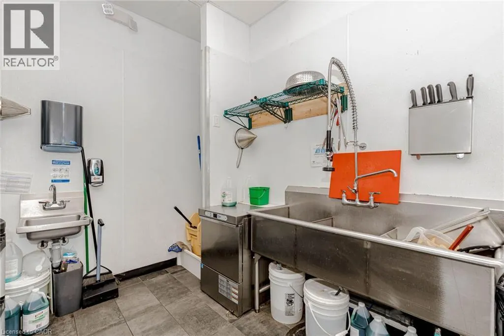 263 NORTHFIELD Drive E Unit# 4, #4