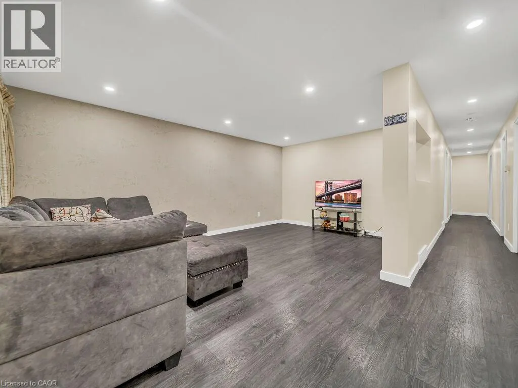 34 BELWOOD Walk